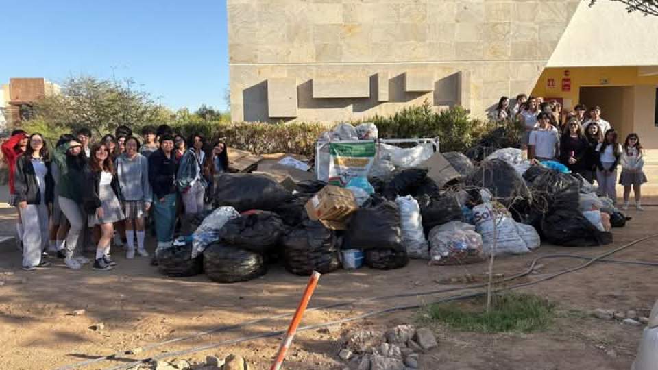 Participa alumnado de Cobach Sonora en campaña “Latas con Energía y Esperanza para Marko”